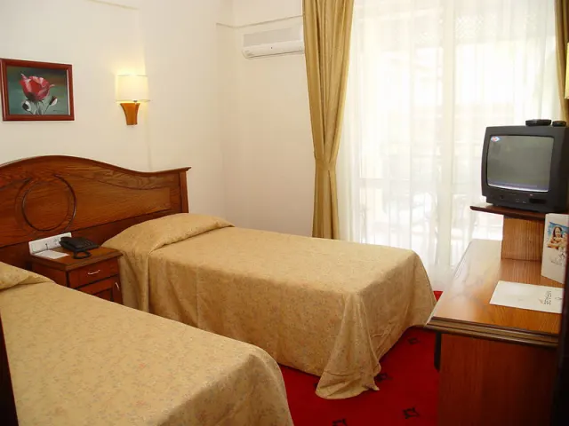 Mirage World Hotel - photo 4