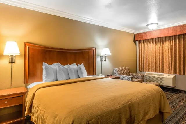 Quality Inn Lake Elsinore I-15 - foto 3