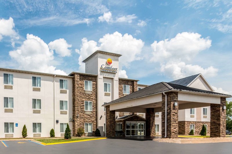 Comfort Inn & Suites - Hannibal - photo 1