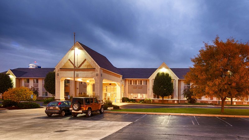 Best Western Plus Gas City - photo 1