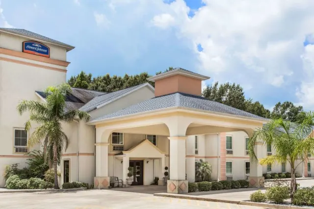 Howard Johnson by Wyndham Houma, Houma