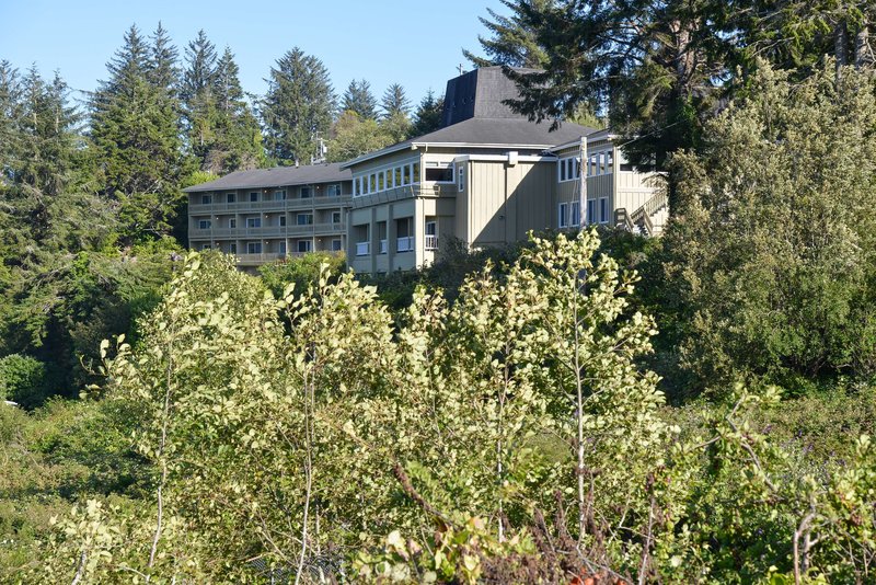 Best Western Pier Point Inn - photo 1