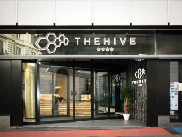The Hive Hotel - photo 2