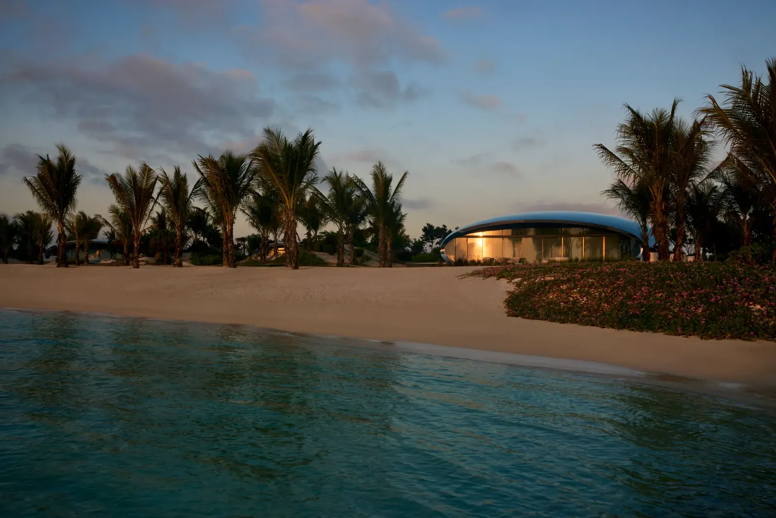 Visual details matter in luxury weekend escapes from Riyadh because room category, setting, and atmosphere often change the quality of the stay more than the rate headline suggests.